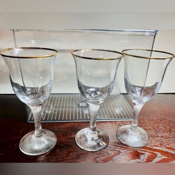 (NEVER USED) VINTAGE/ANTIQUE SET OF (6) GOLD RIMMED WINE GLASSES-MINT CONDITION - Picture 4 of 6